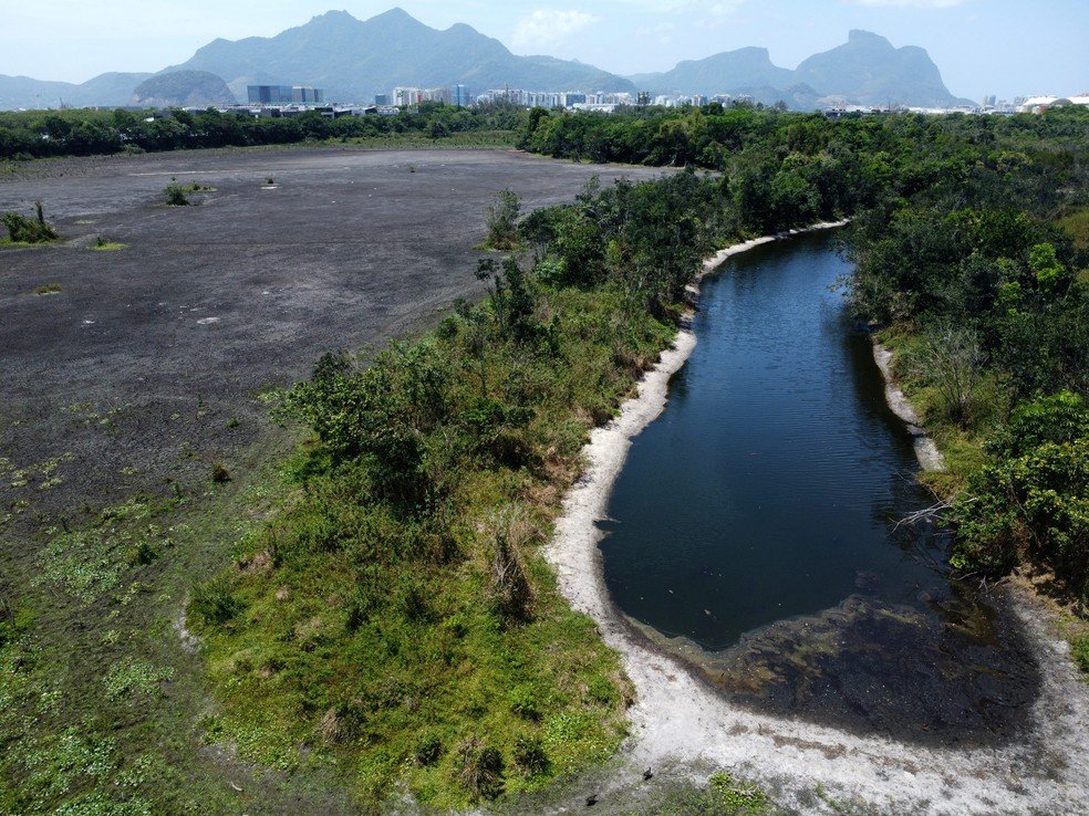 O Bosque da Barra será o primeiro entre vários parques da região a serem licitados: lagos da unidade enfrentam redução do nível de água — Foto: Custodio Coimbra/15-10-2024