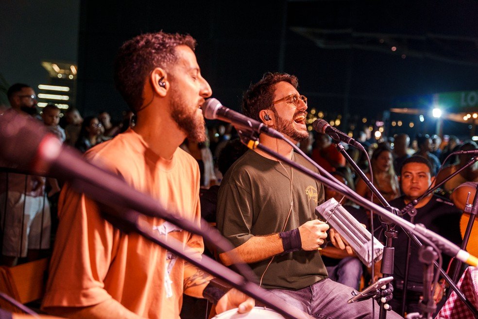 Samba de Base. Grupo se apresenta uma vez por mês no terraço do Shopping Metropolitano Barra: evento conta com lounges e espaço gourmet — Foto: Divulgação