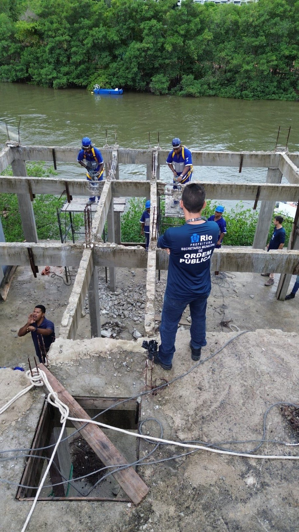 Demolição de imóvel na Ilha da Gigoia é retomada após revogação de liminar que impedia a ação — Foto: Divulgação/Fábio Costa/Seop