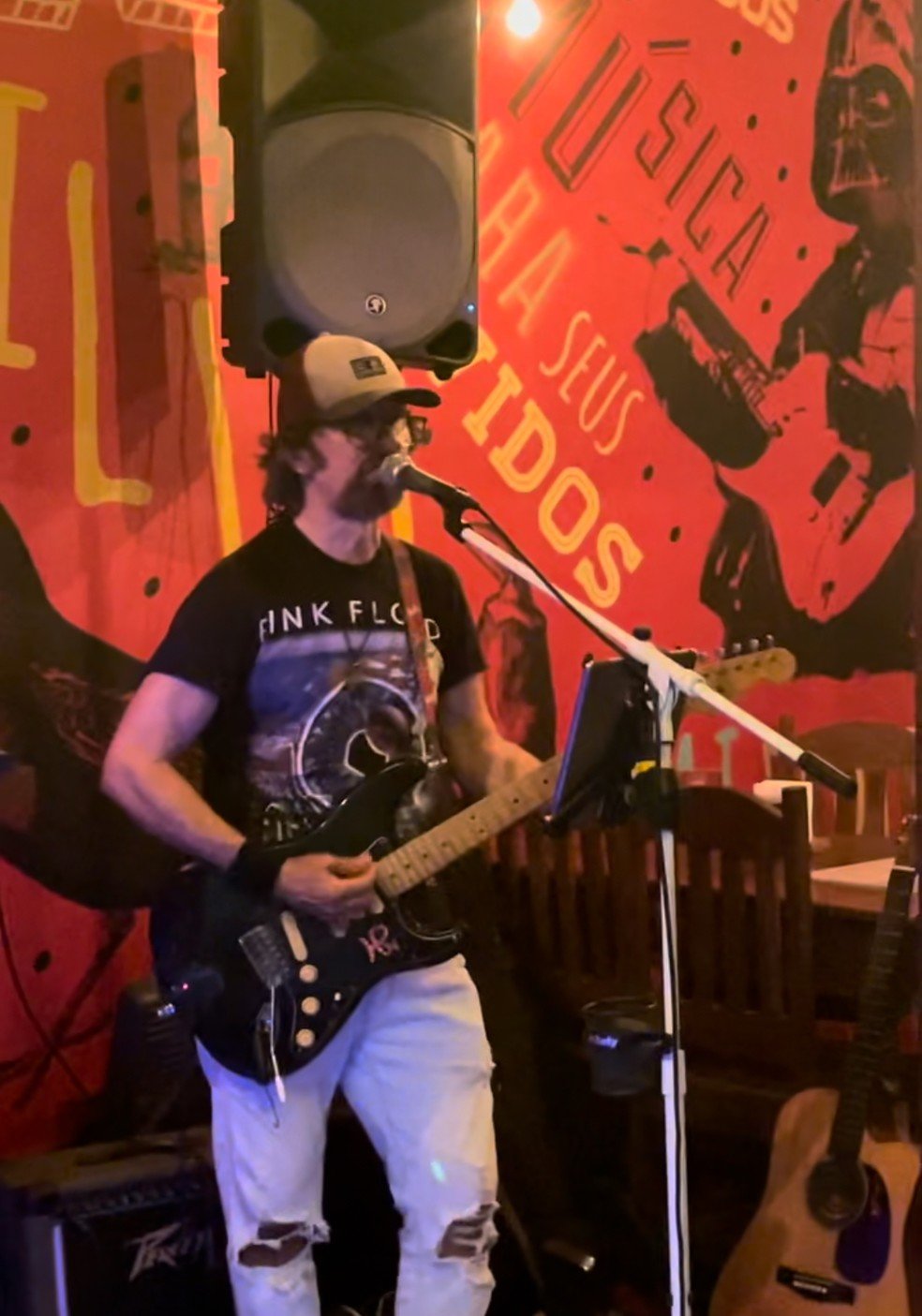 O grupo Echos, de rock alternativo, é uma das bandas que tocam no restaurante Grillo, em Vargem Pequena